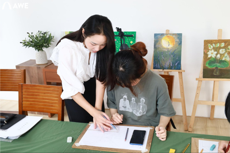 Giảng viên kèm sát học viên