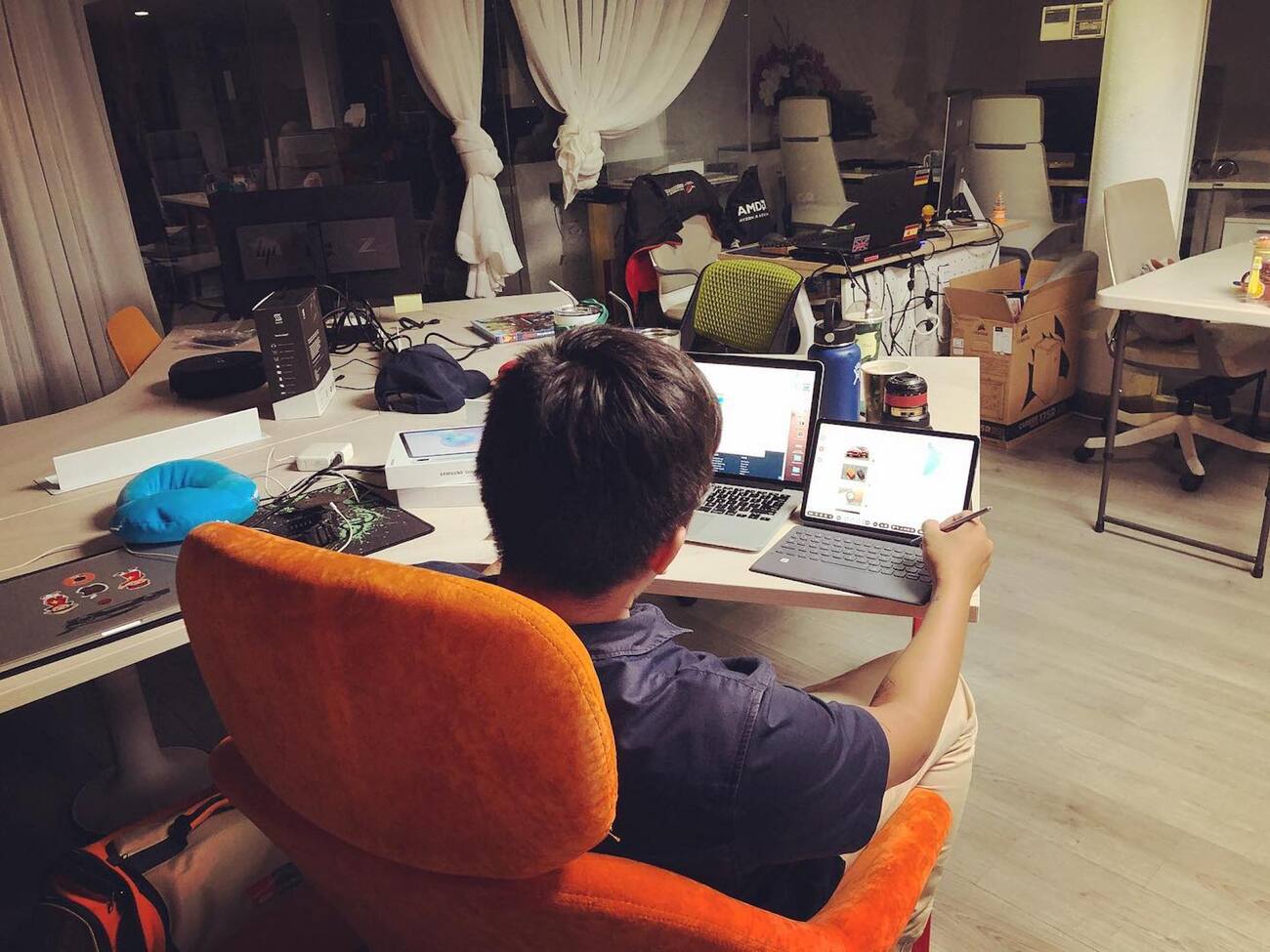 Tự học thiết kế đồ họa bằng kho tài liệu trên Youtube