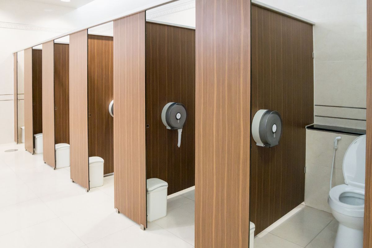 Kích thước vách ngăn nhà vệ sinh tiêu chuẩn hiện nay