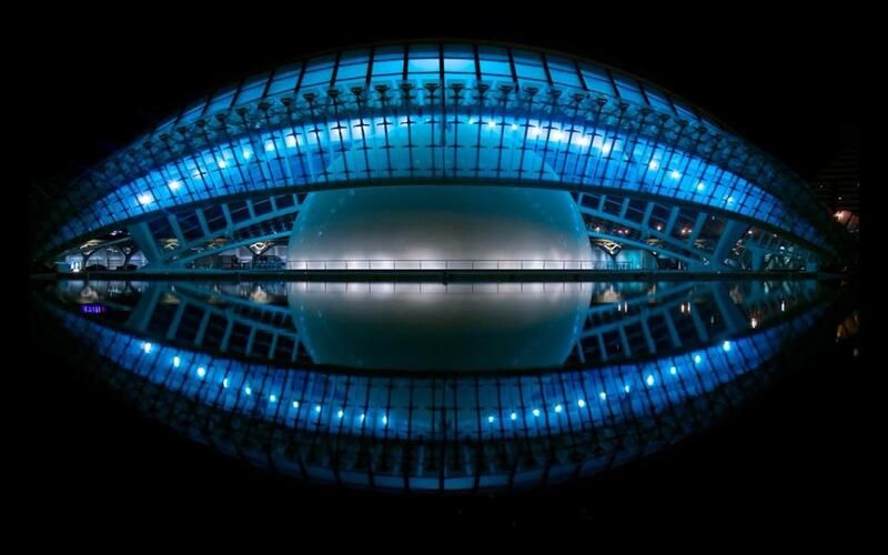 Tìm hiểu về bố cục đối xứng và nguyên tắc ứng dụng trong thiết kế