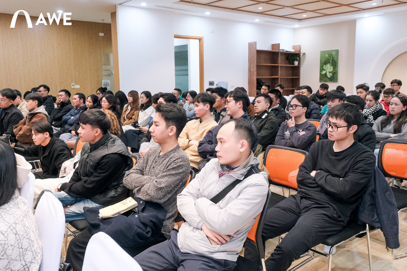 Khoảnh khắc khai mạc chương trình, mở đầu cho chuỗi chia sẻ chuyên môn và định hướng nghề nghiệp thực tế