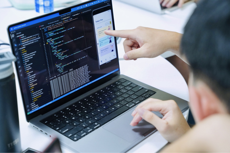 Học ngành công nghệ thông tin để làm việc với mức lương hấp dẫn